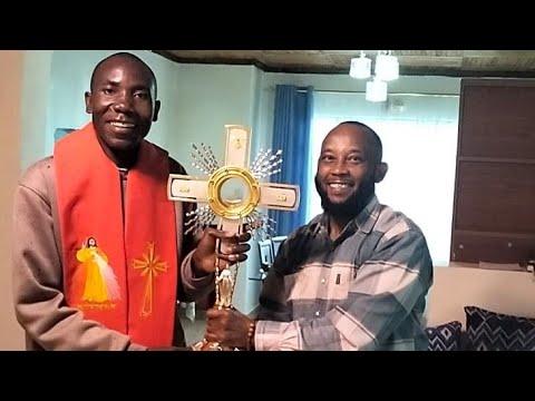 A  Monstrance gifted to Fr Agapetus by a Christian 🙏🙏
