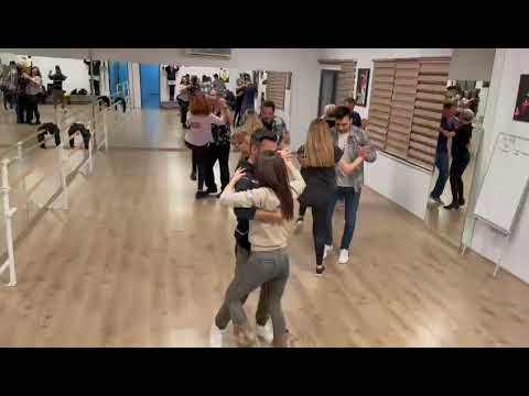 HAPPY DANCE ANTALYA BAŞLANGIÇ SSEVİYE BACHATA DERSİNDEN