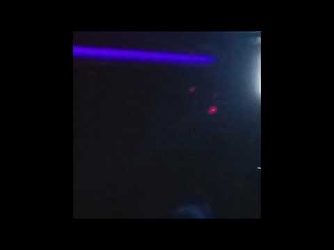 01. Gloomscott - Neon 80's [22.07.2016]