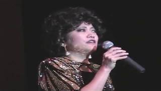 Día Nalani sings Patsy Cline's True Love