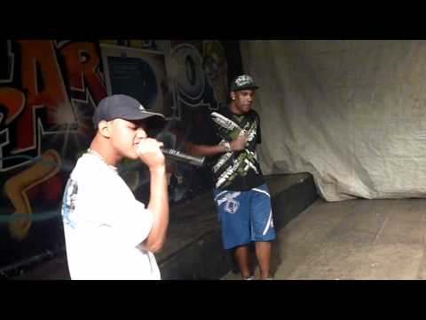 MC'S NUK E LEANDRINHO - (AO VIVO) QUADRAS DO VILARINHO