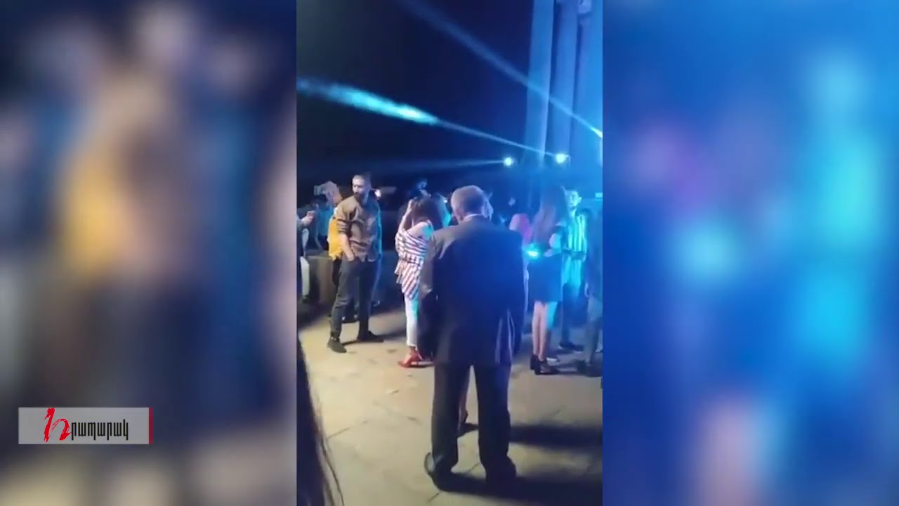 Հիմա էլ Գառնու տաճարի մոտ է փարթի