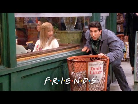 ロスが無差別に2人の女性を襲う｜フレンズ (Ross Attacks Two Random Women | Friends)