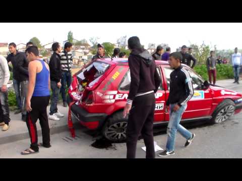 Рали автомобил удари кола във Варна, раниха и пешеходец