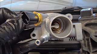 FIAT 500 Thermostat Removal and Installation