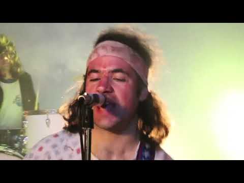 White Reaper - Pills [OFFICIAL MUSIC VIDEO]