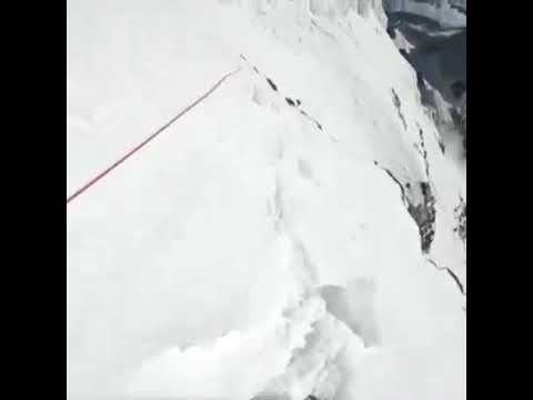 K2 bottleneck traverse crossing