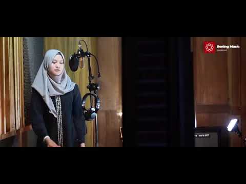 Burgerkill ft fadly padi - Tiga Titik Hitam Cover by Leviana