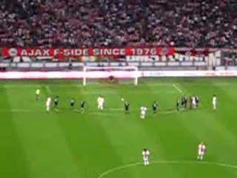 Ajax - Slavia Praga, Huntelaar missing the penalty