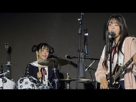 QWER 20251105 Berwyn 1st World Tour Rockation 자기소개 직캠