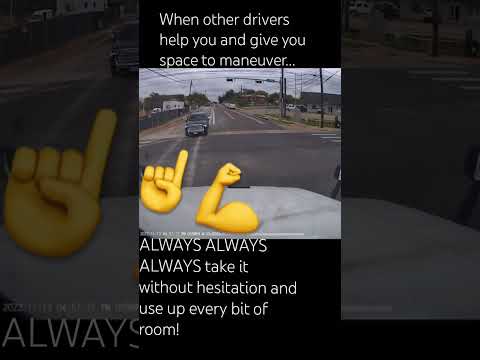 How to make a tight right turn in a semi truck💪 #18wheeler #cdl #truckdriver #manual #dashcamvideos