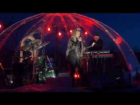 Agnete Saba - En kasse pils alene