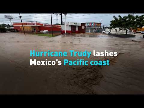 Hurricane Trudy lashes Mexico’s Pacific coast