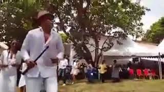 Cameroun Yannick Noah designe nouveau chef de clan en replacement de son pere Zacharie Noah de