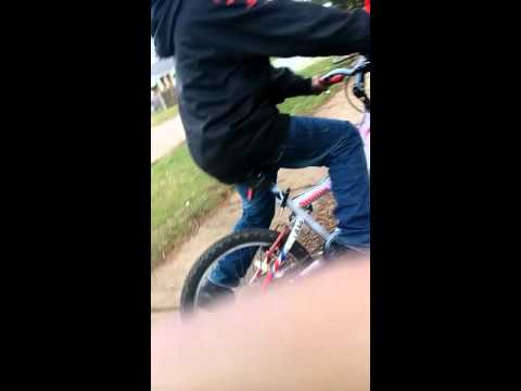 Boys fighting in west willow crazy