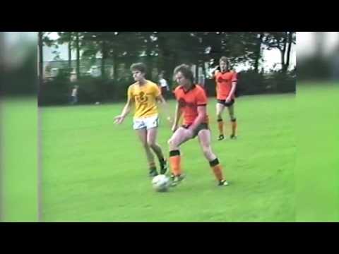 Voetbal wedstrijd De Ploeg 05-07-1982
