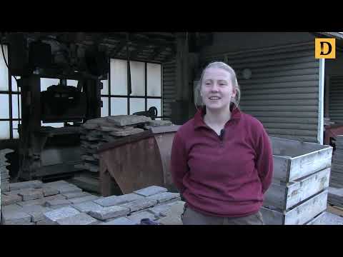 Natalie Schulz ha 19 anni ed è la prima donna ''posatrice'' di porfido