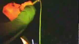 afrontar - gritos y lamentos