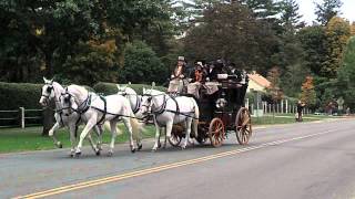 preview picture of video 'Carriage parade, Stockbridge, Massachusetts (1)'