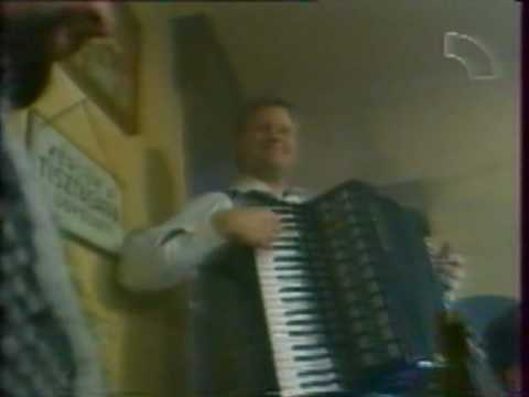 Lagzi Lajcsi - Utcára nyílik a kocsmaajtó