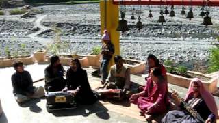 BHOLE BABA Bhajan Jam & Gufa Side Tour Mukandi Lal & Haidakhandis India