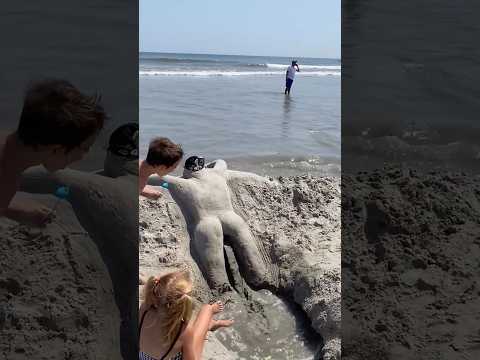 The Greatest Sand Sculpture Ever 😂