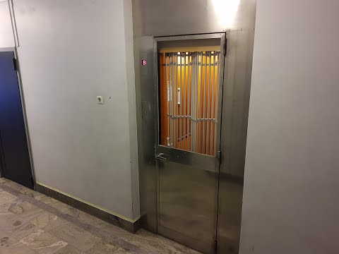 1938 Graham Brothers elevator at Kungsholmsgatan 13 in Stockholm, Sweden