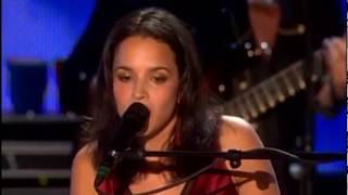 Bonnie Raitt and  Norah Jones ~ Tennessee Waltz