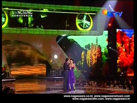 Ussy feat. Andhika "Kupilih Hatimu",performed at SCTV MUSIC AWARDS 2011 (Courtesy SCTV)
