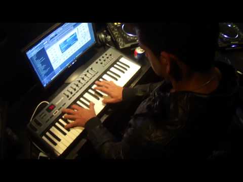 Tenishia Performing @ Scratch Studios.MP4