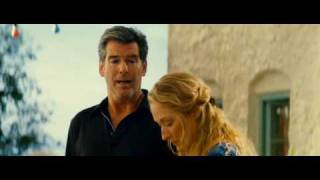 Extrait - Chanson "SOS" par Pierce Brosnan & Meryl Streep