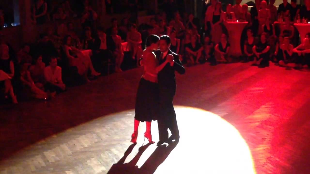 Adrian y Amanda Costa 2/4