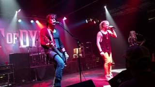 Art Of Dying​ performing "Tear Down the Wall" on 9-10-16