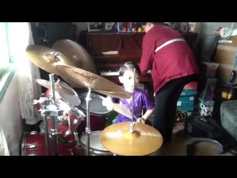 Zach's funky drum pattern for axel F