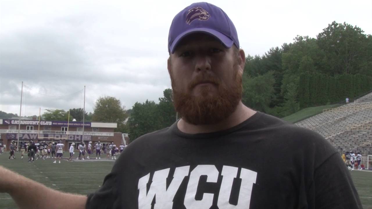 Football Completes First Practice in Full Pads