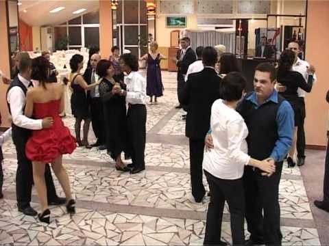 Formatia Romantic din Braila - Sarut femeie mana ta.mpg