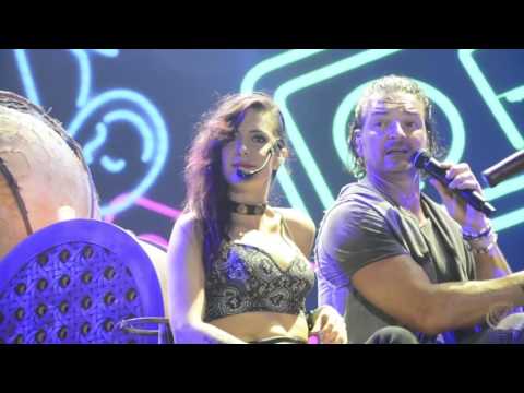 Suzy Correa acompaña a  Ricardo Arjona en su gira mundial Circo Soledad