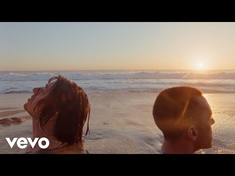 The Last Shadow Puppets - Everything You've Come To Expect (Official Video)