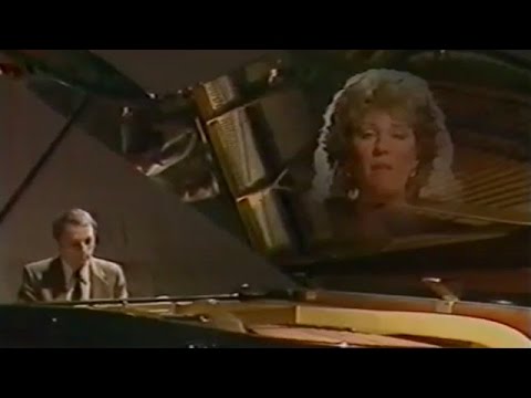 Stela Enache şi Florin Bogardo - Balada pescăruşilor albaştri