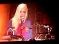 Lady Gaga cantando con la camiseta del Barcelona ...