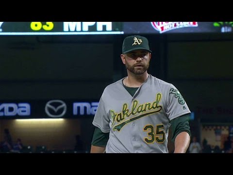 OAK@TEX: Rzepczynski escapes a jam in the 8th