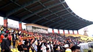 Download lagu aksi the jak mania di JAlaK harupat persija vs PBR 2-2 mp3 Download lagu aksi the jak mania di JAlaK harupat persija vs PBR 2-2 mp3