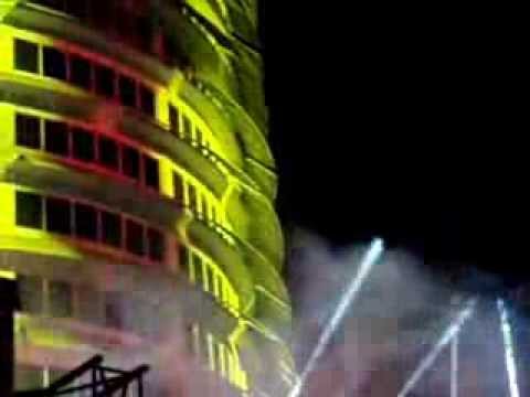 Arcade Fire Live Atop the Capitol Records building playing Normal