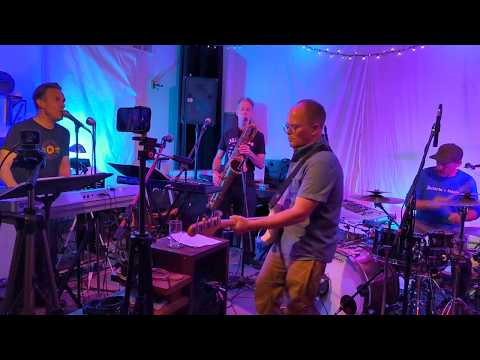 Rain in purple frontiers (Live Tracking Music Video)