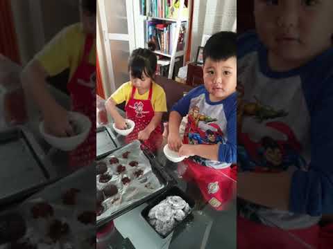 How to bake Chocolate Crinkle Cookies with Nathan and Nahla's World