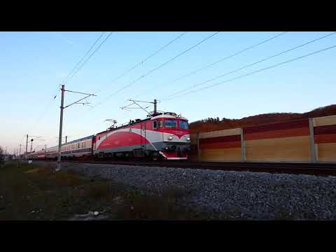 Mediaş (Automecanica): IR 346 train (București Nord - Viena). Locomotive nr. 477 880-5