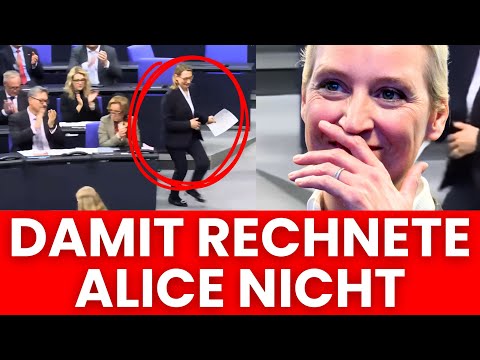 Suddenly, Alice's sister storms to the desk! 🥹 The AfD didn't expect that!