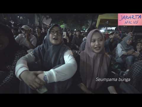 Bunga dan Tembok - oleh Cholil Mahmud [ERK]