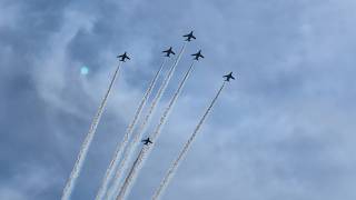 ブルーインパルスアジア競技大会予行飛行集