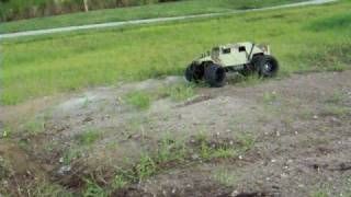 preview picture of video 'ShengQi 23cc Gas Monster truck testing Low speed,Crawling'
